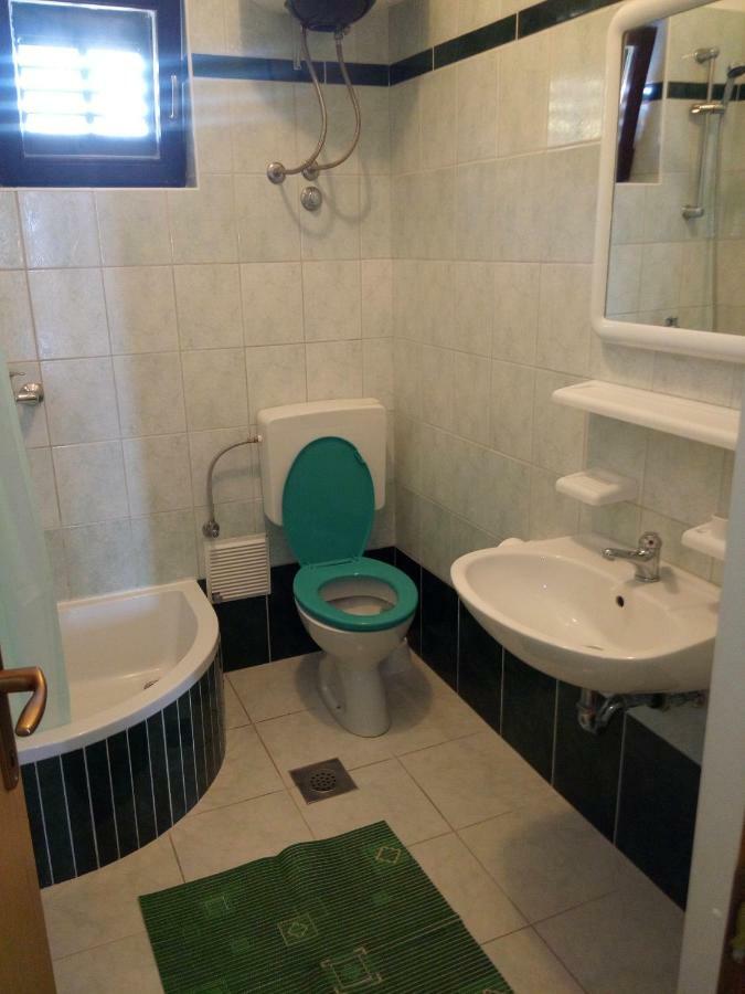 Appartement Apartman Cemeljic à Mandre Extérieur photo
